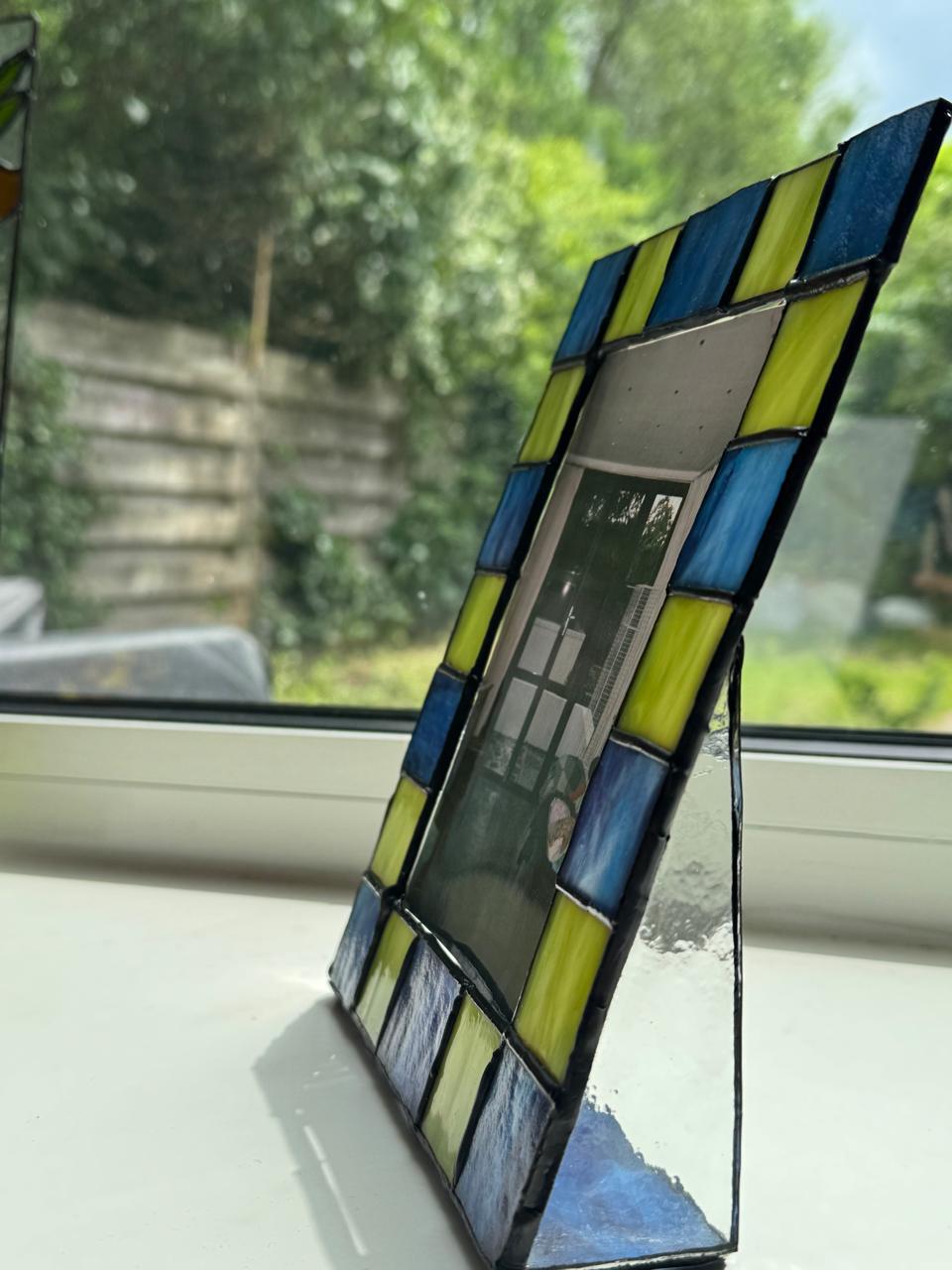 Checkered picture frame