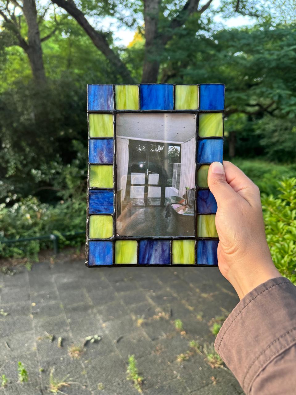 Checkered picture frame